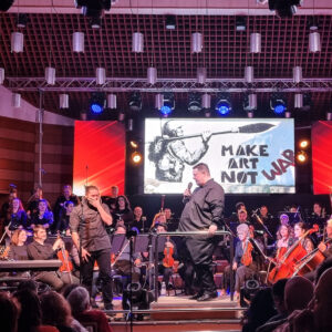 CraiovaLive.ro la concert rock simfonic Corso și dirijor Remus Grama