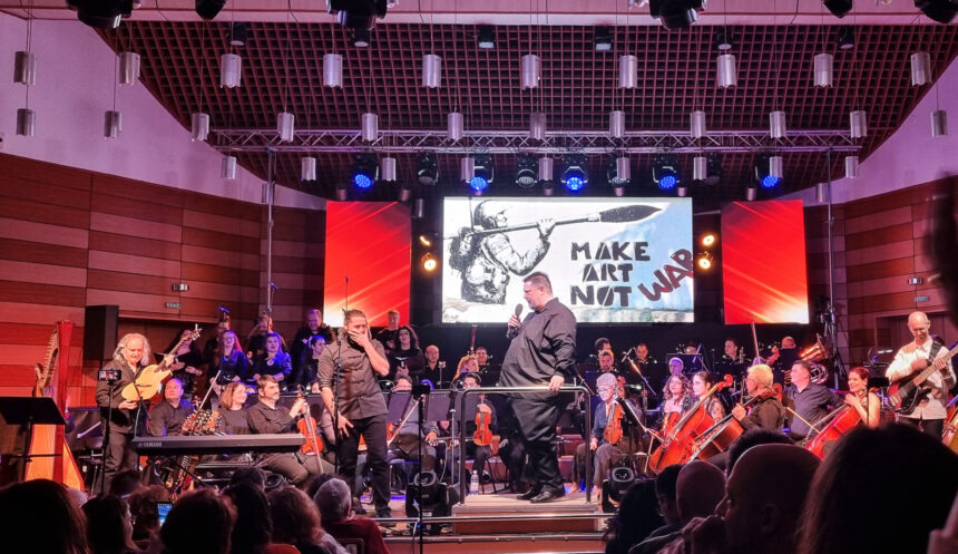 CraiovaLive.ro la concert rock simfonic Corso și dirijor Remus Grama